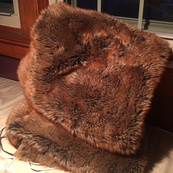 Restoration Hardware Coyote Luxe Faux Fur Throw - Picture 3 of 12